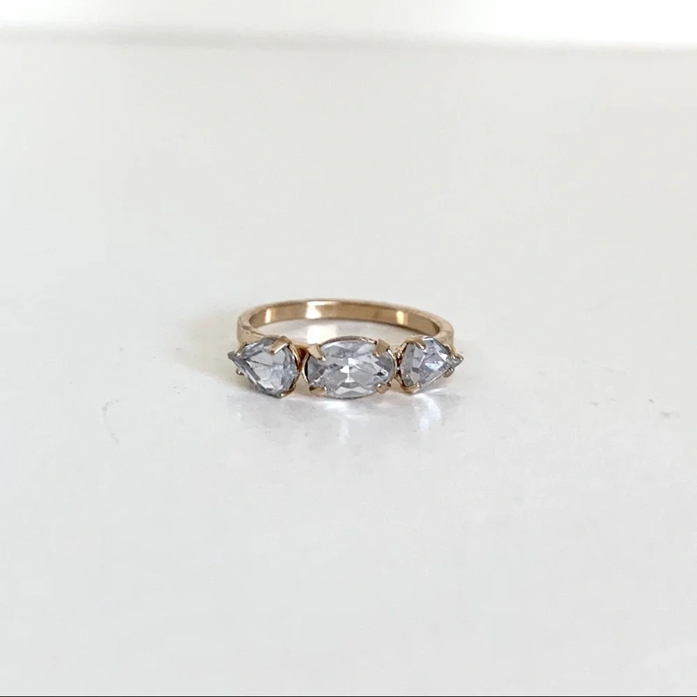 NWOT Crystal midi ring